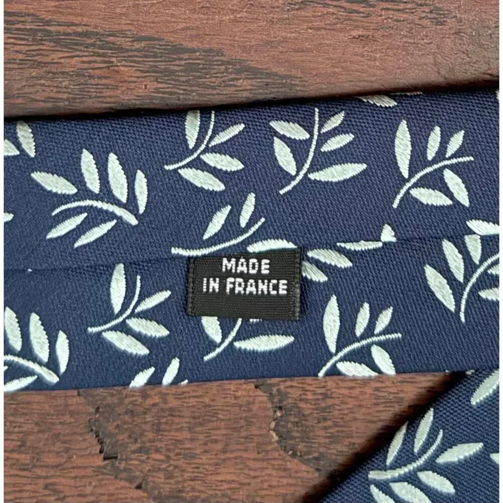 $325 NWT Charvet Paris Blue & Silver Branch Leaf Pattern 100% Silk Neck Tie